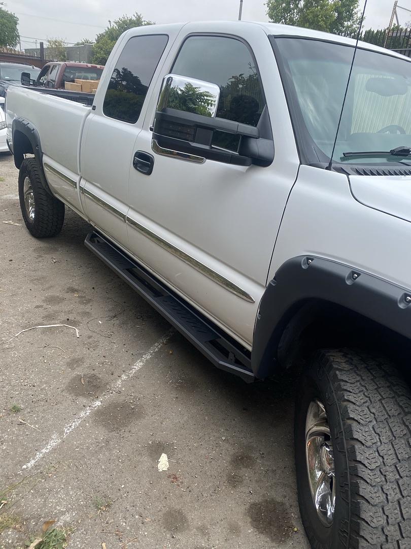 99-06 Chevy silverado / GMC sierra black crew cab