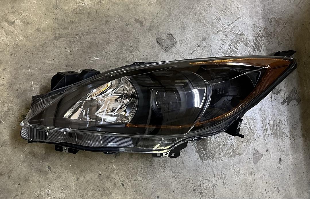 2010-2013 for Mazda 3 Black Housing Amber Reflector (Left Side)