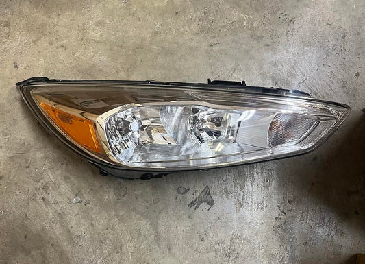 14-19 Ford Fiesta (Right Side) Headlight