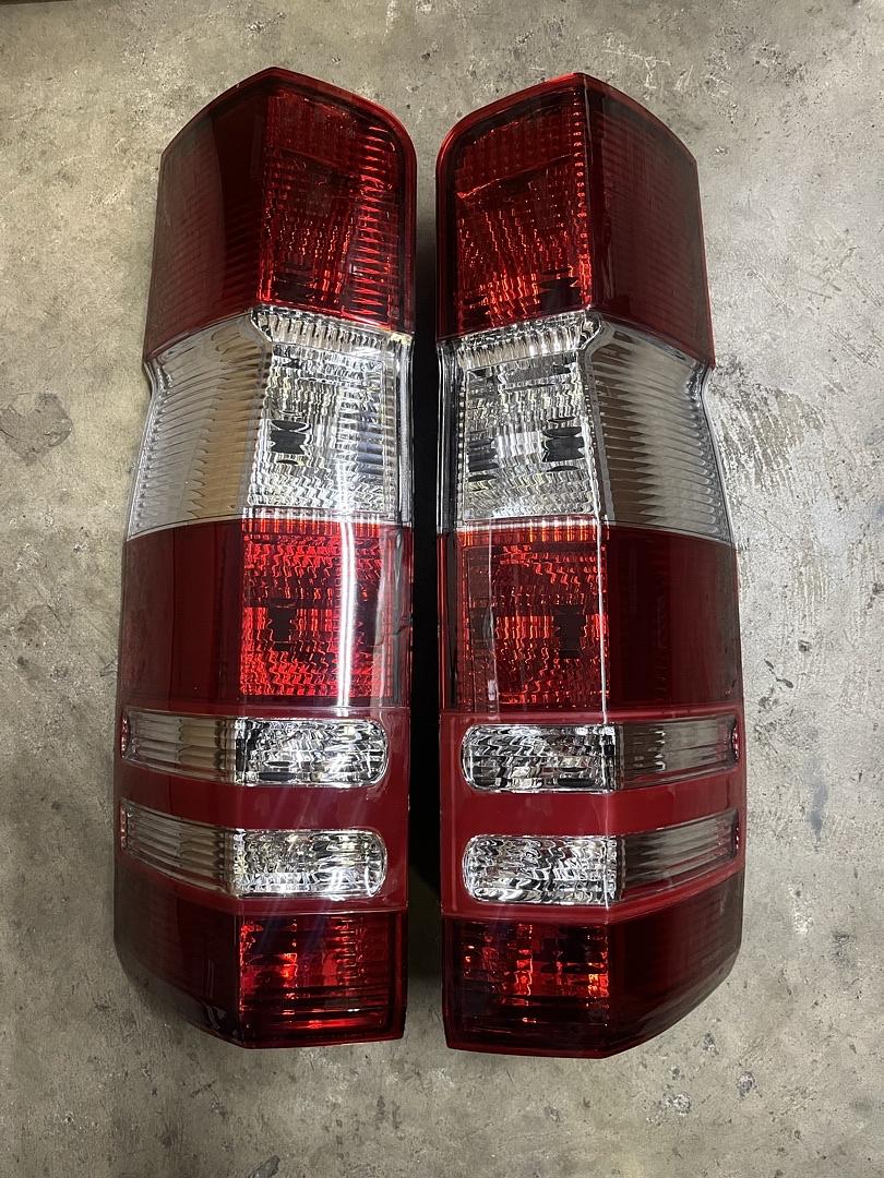 07-19 Dodge Sprinter Tailights