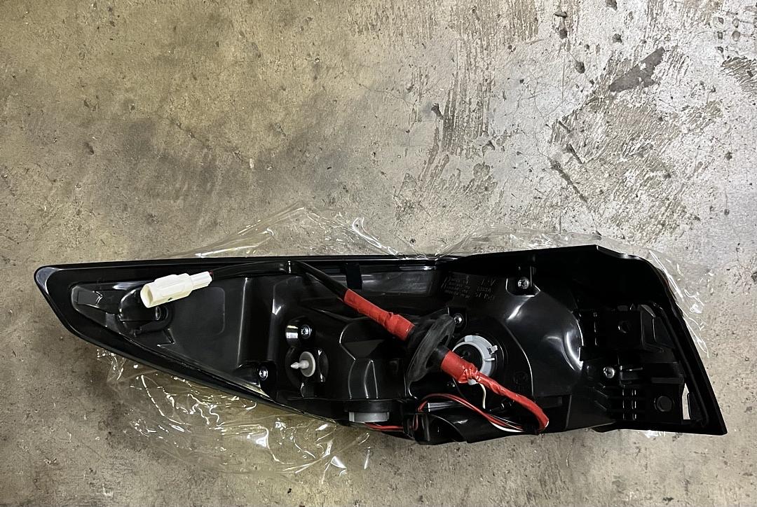 17-21 Mazda CX-5 (Right Side) Outer Taillight