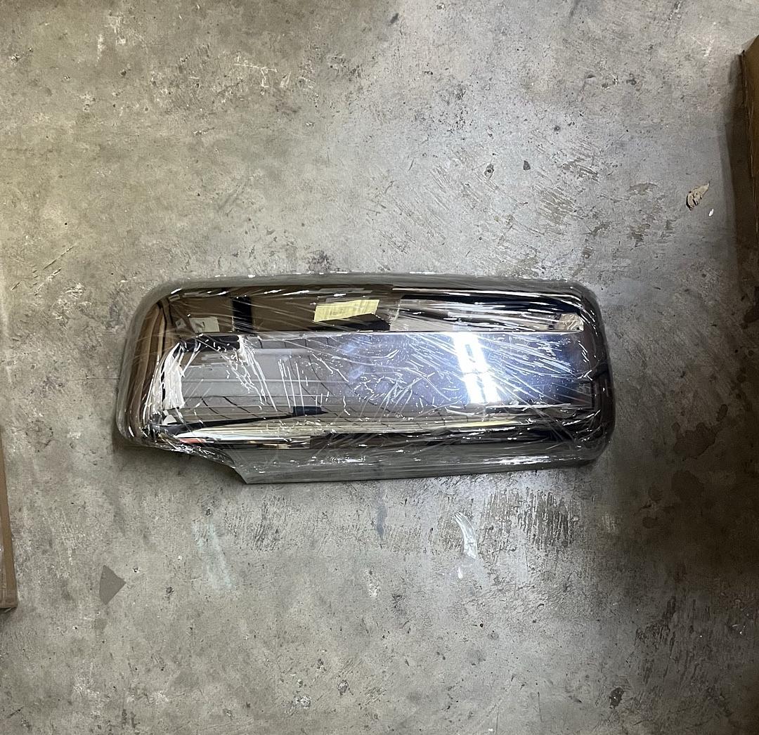 14-21 Peterbilt 579 567 (Right) Door Mirror Cover Chrome Right Passenger Side