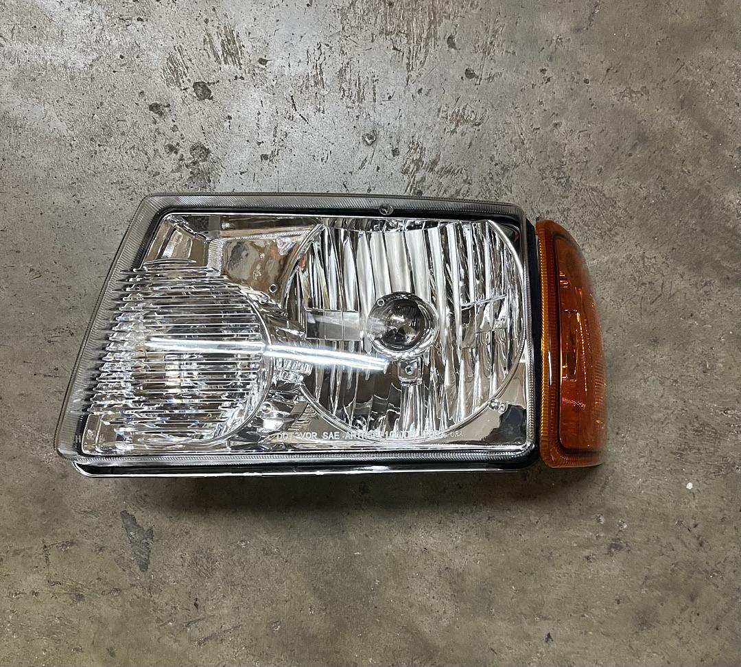 01-11 Ford Ranger (Left Side) Headlight