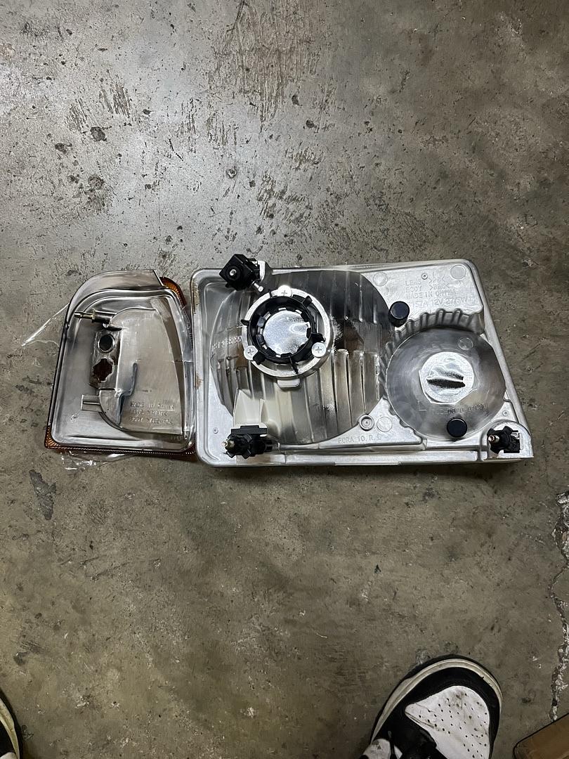 01-11 Ford Ranger (Left Side) Headlight