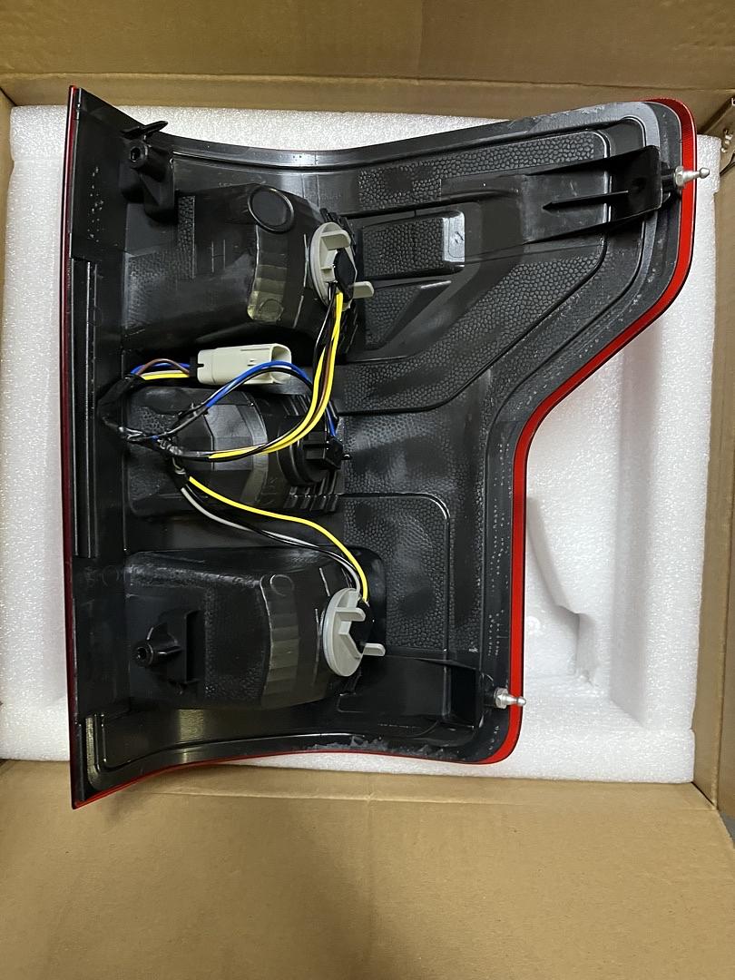 18-20 Ford F150 (Left Side) Tail light