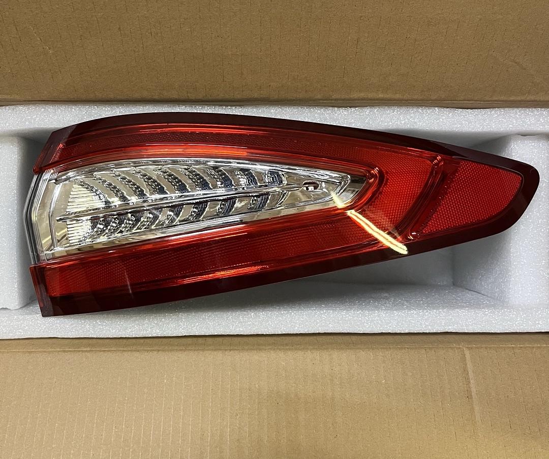 13-16 Ford Fusion (Right Side) Outer Taillight