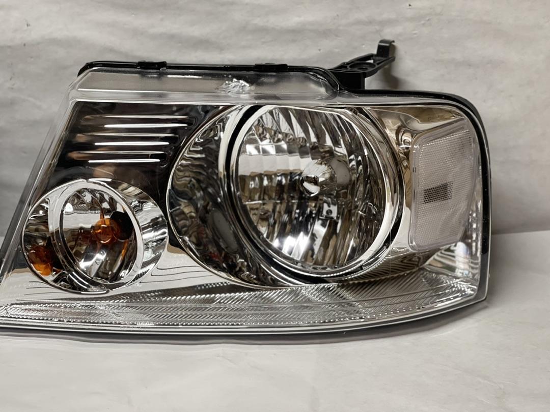 04-08 Ford F-150 06-08 Lincoln Mark LT chrome housing and clear headlights