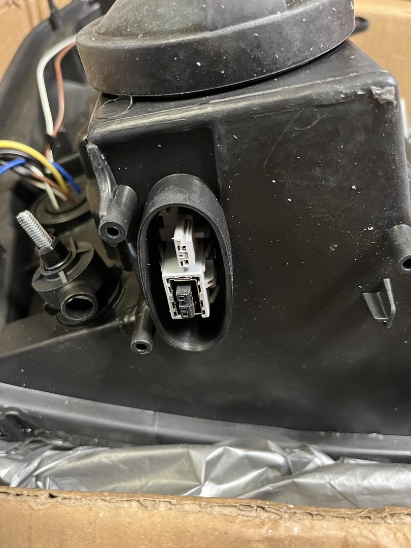 07-13 Cadillac Escalade H.I.D (Single Left) Headlight