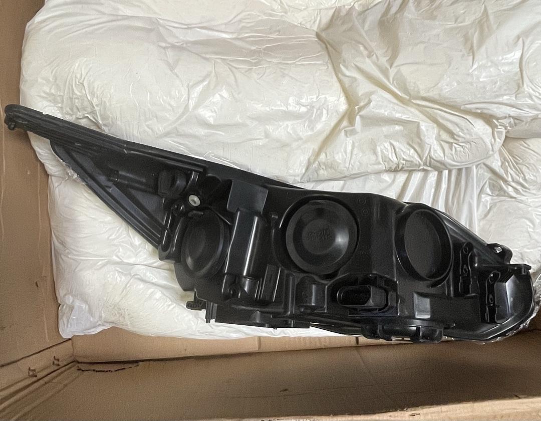 12-14 Ford Focus (Single Left) headlight