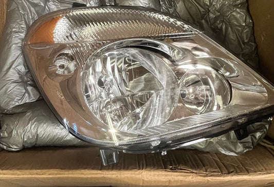 (Right Side) Headlight