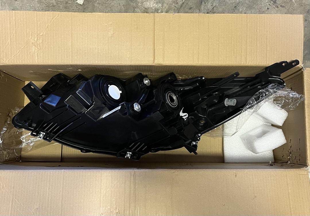 (Left Side) Headlight