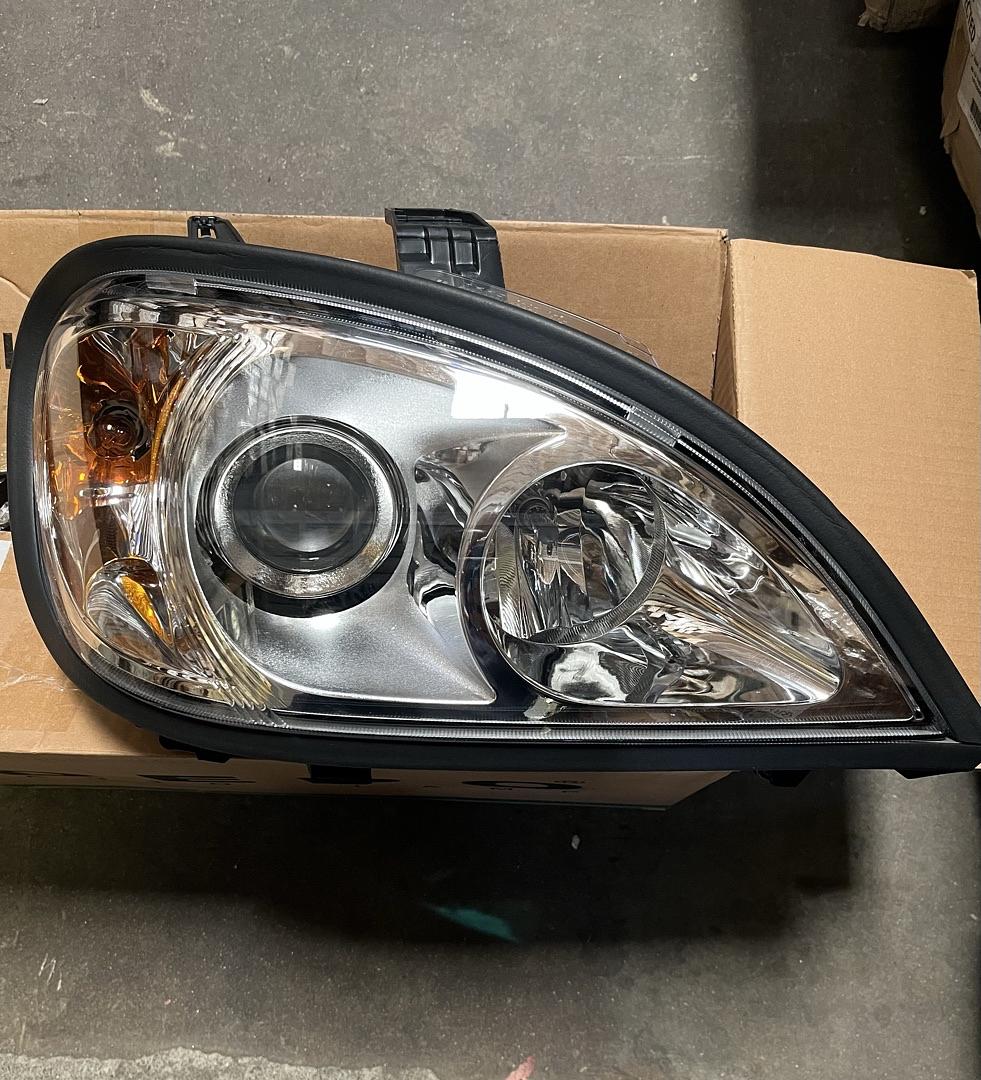 03-05 MERCEDES ML320 ML350 ML500 (Right Side) Headlight