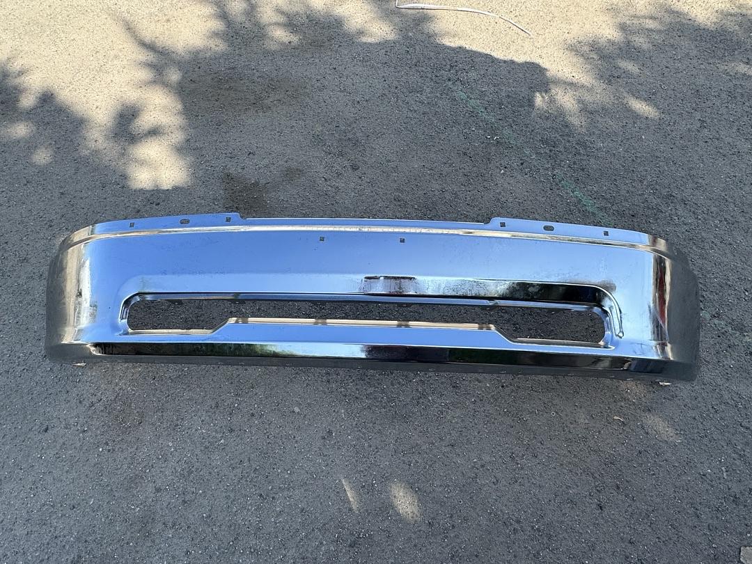 09-10 Dodge Ram 1500 11-12 Ram 1500 w/o Fog Lights Cutouts Chrome