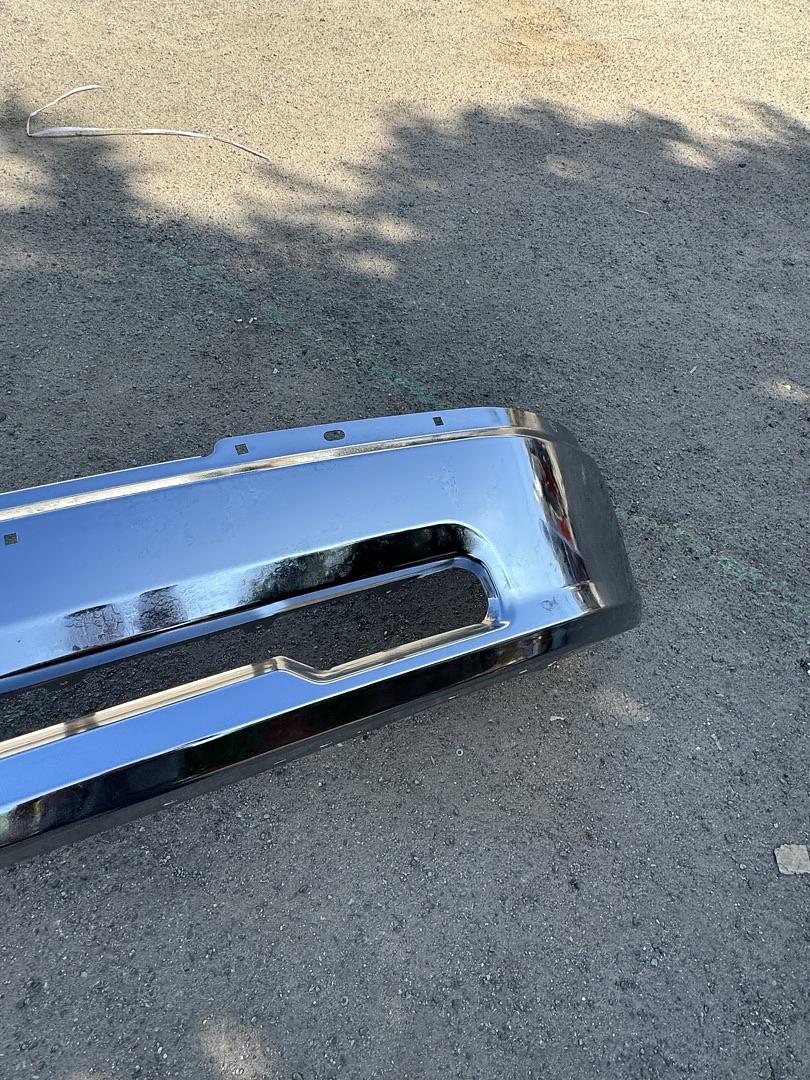 09-10 Dodge Ram 1500 11-12 Ram 1500 w/o Fog Lights Cutouts Chrome