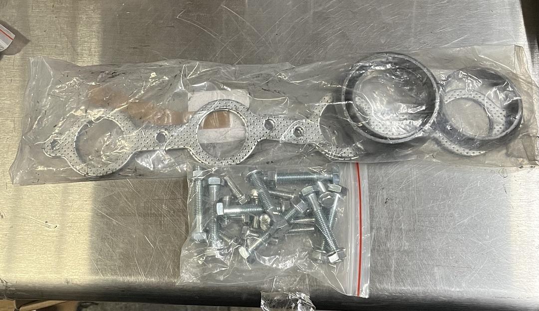 Exhaust Manifold Gasket 04-13 Chevy Silverado Suburban GMC Sierra 4.8L 5.3L 6.2L