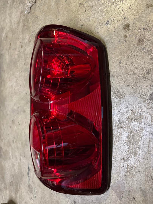 TRQ Right Rear Tail Light Assembly Passenge: Siu. Compatible with 2007-2008 Dodge Ram 1500 2009 Ram 2500 Ram 3500 CH2801165