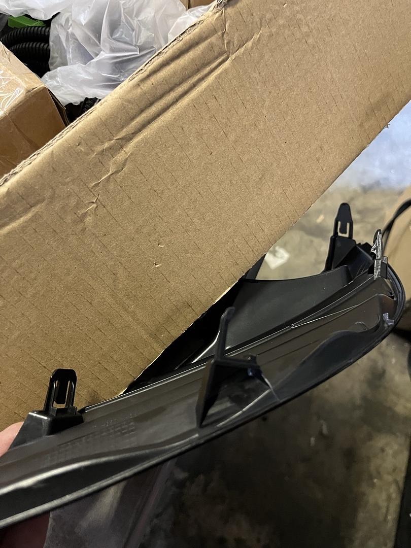 Ob/as is FL-ZTL-318-CH 2018 to 2020 Toyota Camry