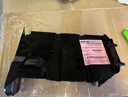 2013 Nissan Sentra Front Right Side Bumper Bracket
