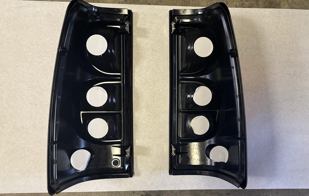 2003 to 2006 Chevy Silverado GM Sierra Tail Light Luces Micas Calaveras