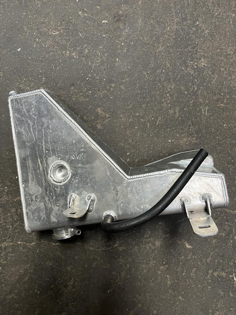 Used TANK-COL-005 Aluminum Coolant Expansion Overflow Tank [Compatible with 11-14 Chrysler 300 / 11-14 Charger / Challenger]