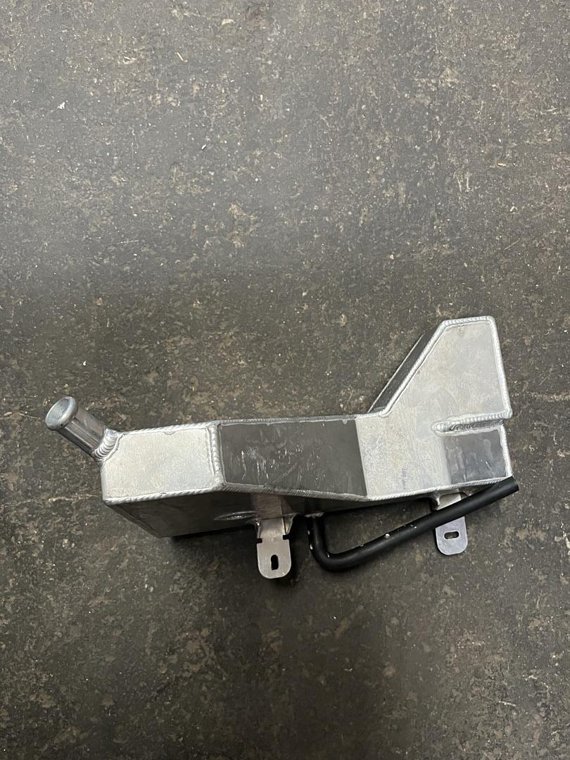 Used TANK-COL-005 Aluminum Coolant Expansion Overflow Tank [Compatible with 11-14 Chrysler 300 / 11-14 Charger / Challenger]