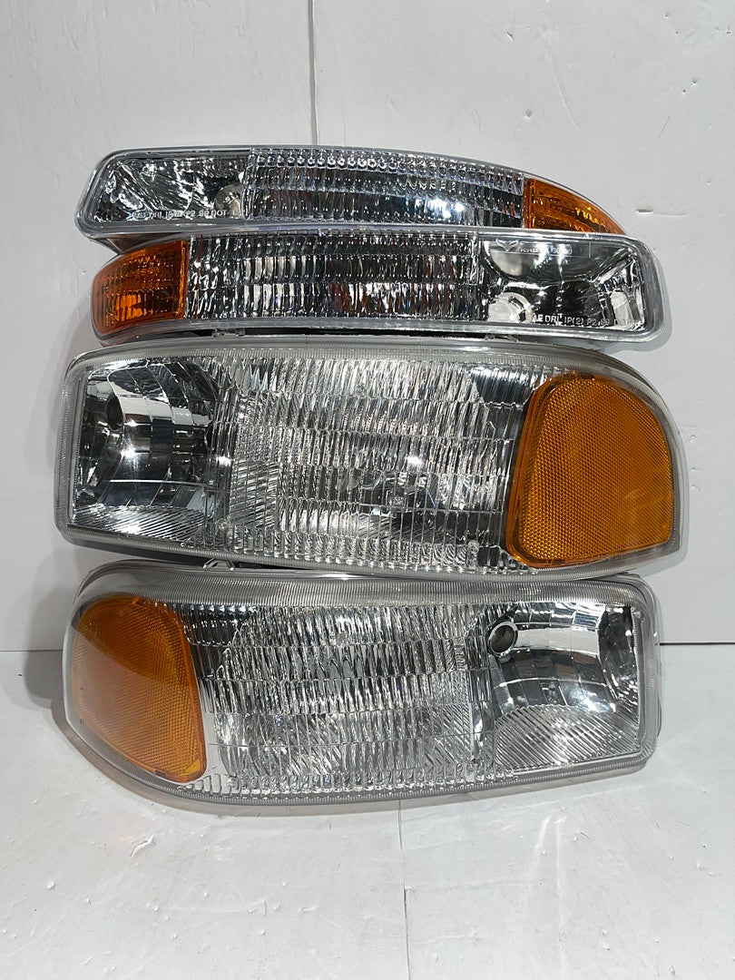 . GMC Sierra / Yukon OEM Style Headlights For 1999 To 2006