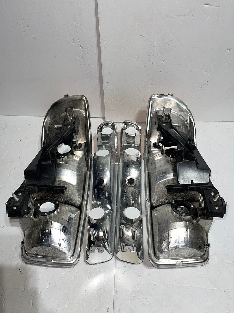 . GMC Sierra / Yukon OEM Style Headlights For 1999 To 2006