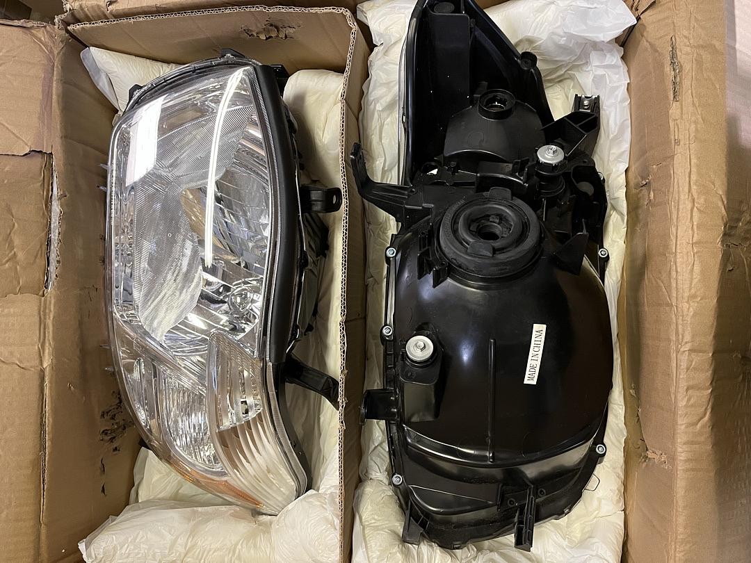 Used HL-OH-THI08-CH-AM 08-10 Toyota Highlander OE-Style Replacement Headlights - Chrome Amber
