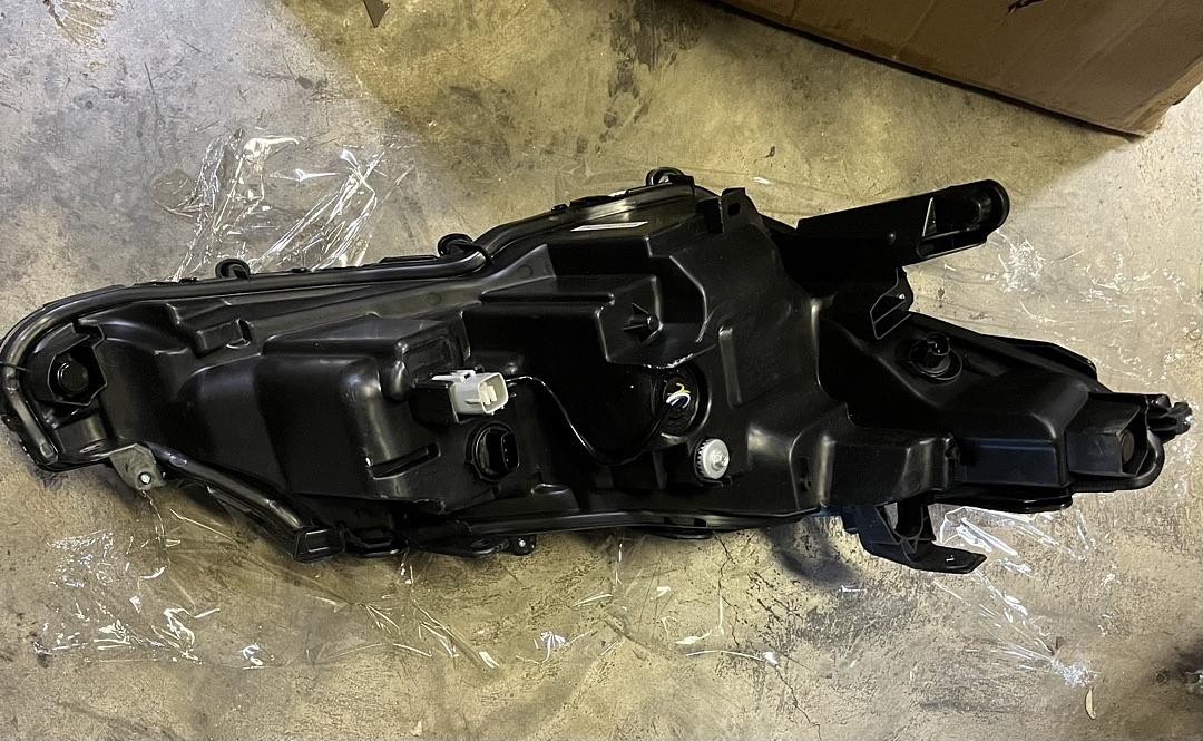 18-22 Toyota Camry (left side)