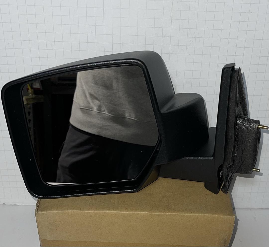 . Jeep Patriot Driver Side Manual Mirror for 2007 to 2017