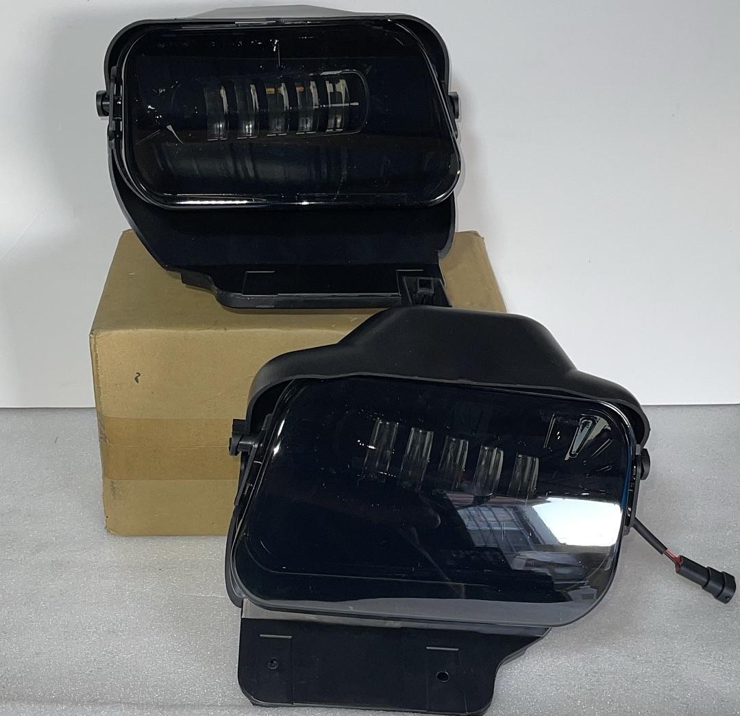Used Fl-ztl-339-sm Chevy Silverado LED Projector Smoked Fog Lights for 2003 to 2006