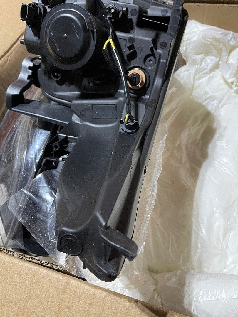 . Ford Explorer Black Housing Projector Headlights for 2011 to 2015