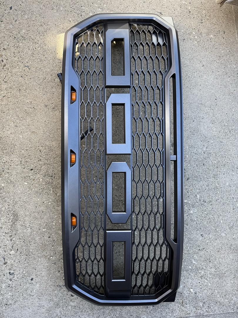 A815FF79 15-17 Ford F-150 Metalic Charcoal Gray Grille