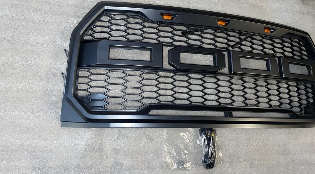 A815FF79 15-17 Ford F-150 Metalic Charcoal Gray Grille