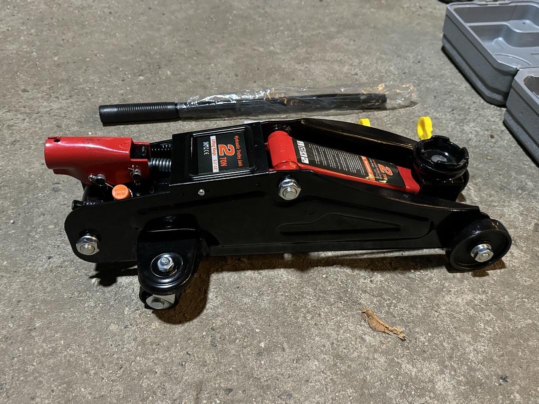 Low Profile Hydraulic Trolley Service/Flo... FMBI Sales