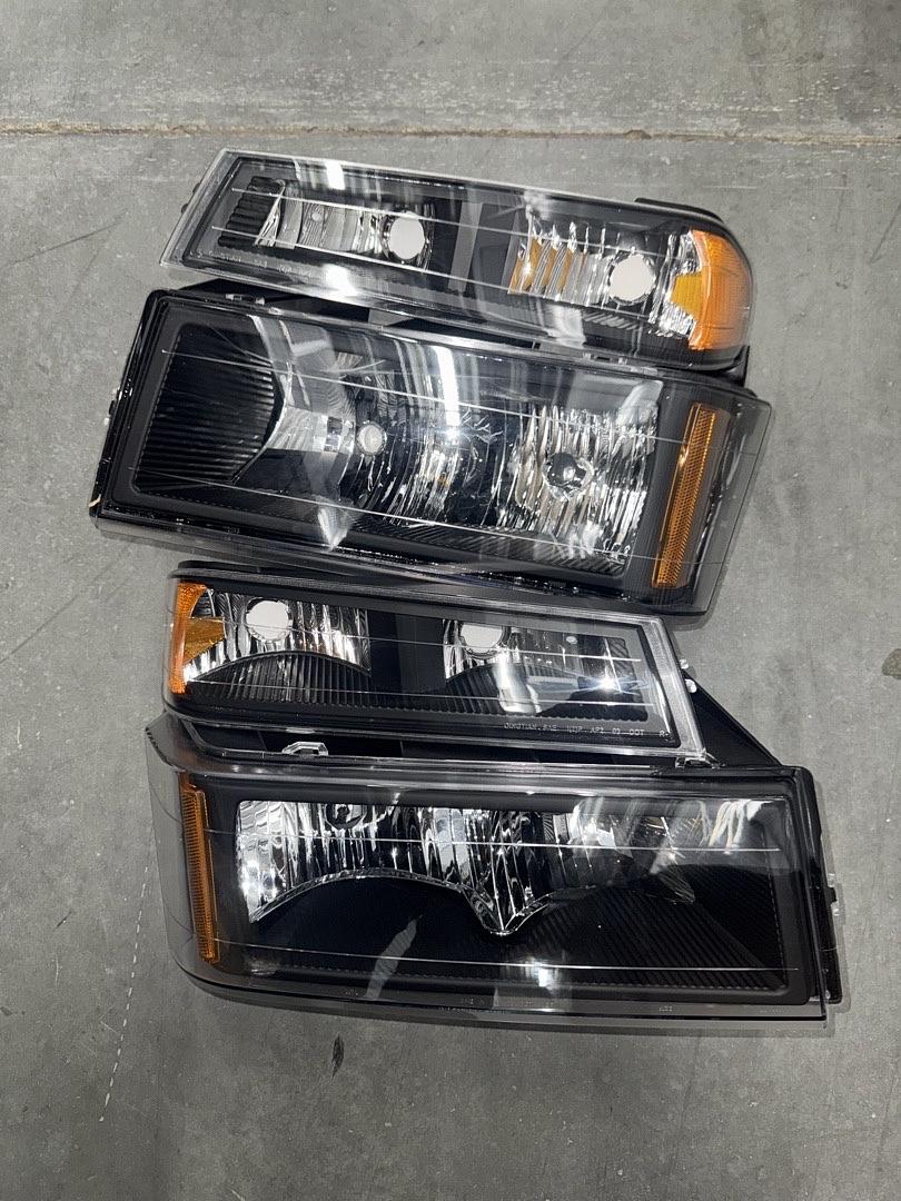 04-12 Chevy Colorado Headlights