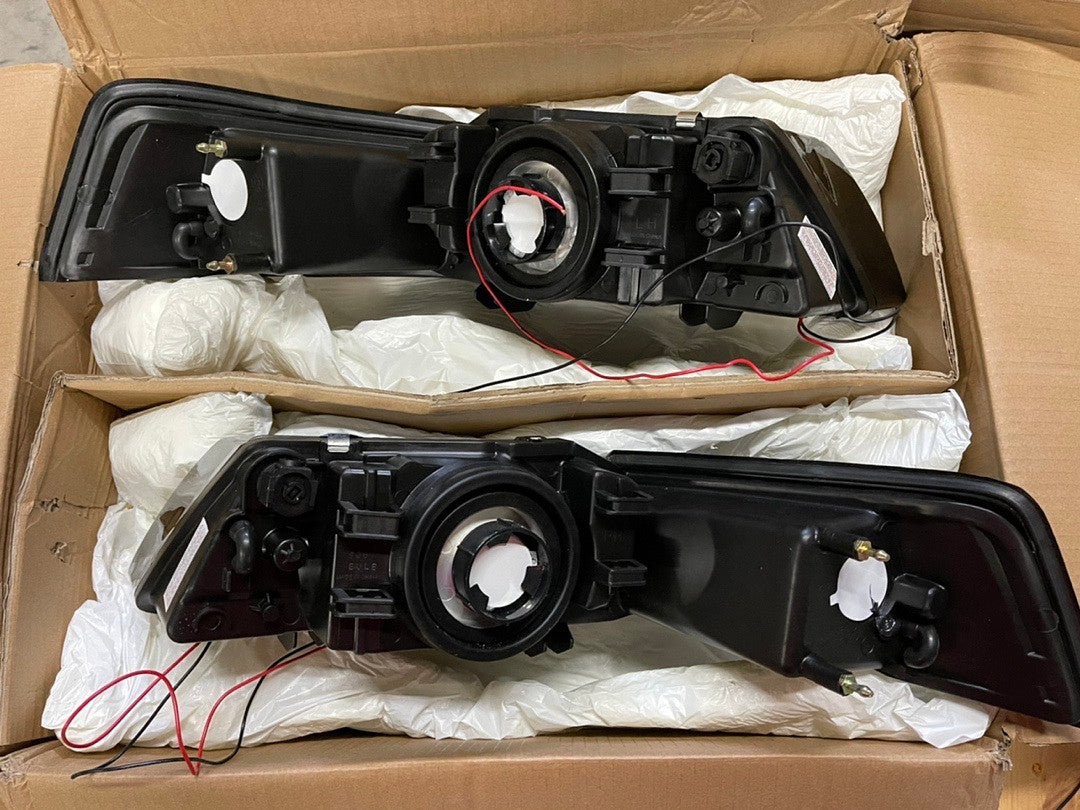 New HL-LB-FM99-BK-CL1 99-04 Ford Mustang Black Housing LED Headlights