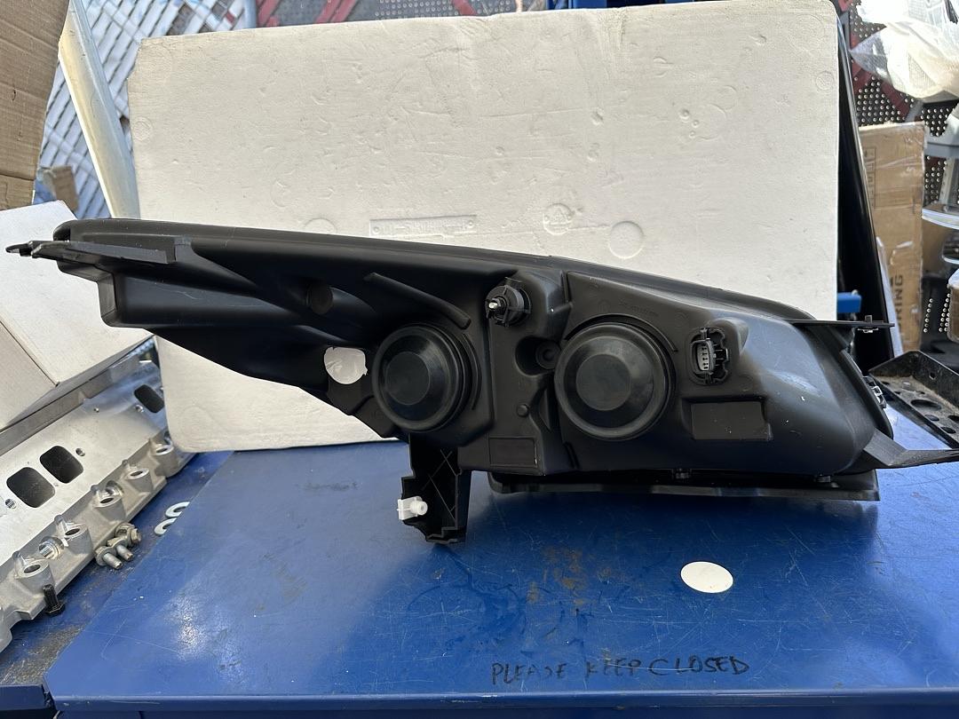 13-16 Ford Escape Black Housing Clear Corners Headlight Pair Assembly