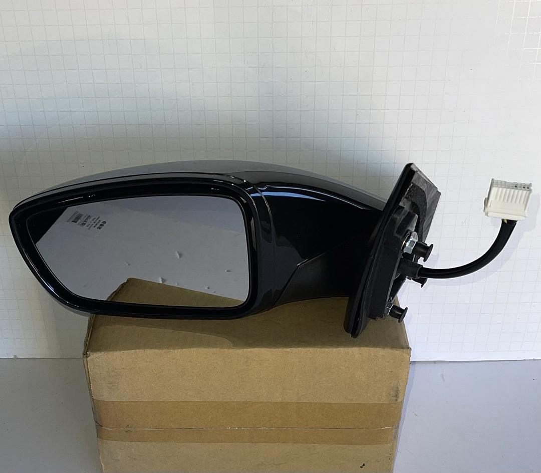 Hyundai Sonata Driver Side Power / Heat / Signal Mirror for 2011 to 2014