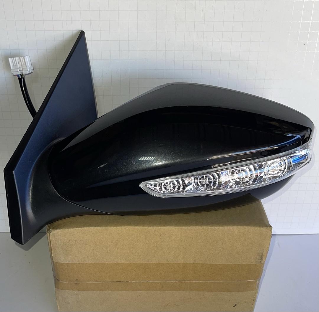 Hyundai Sonata Driver Side Power / Heat / Signal Mirror for 2011 to 2014