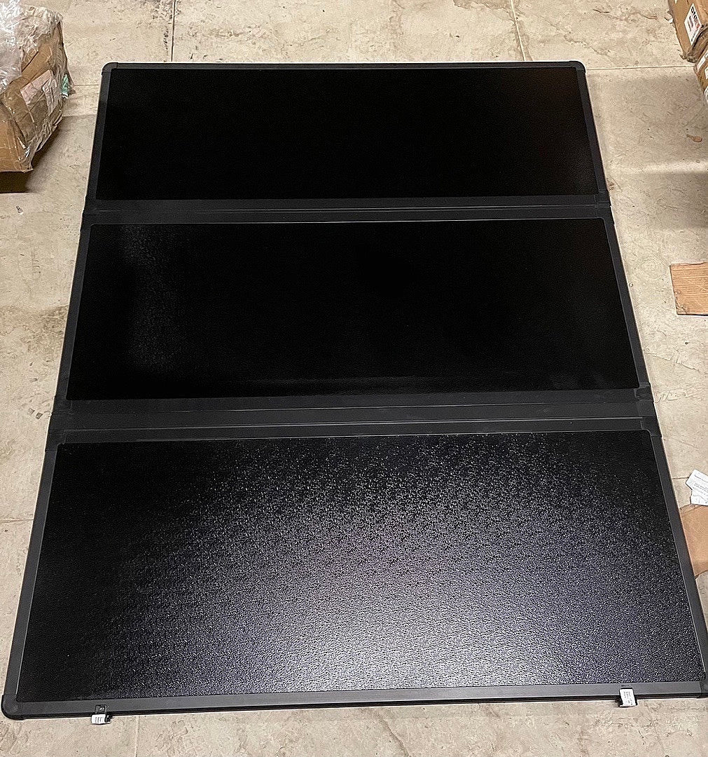 05-18 Frontier 5Ft Fleetside Bed Truck Bed Top Hard Solid Tri-Fold Tonneau Cover L60xW62