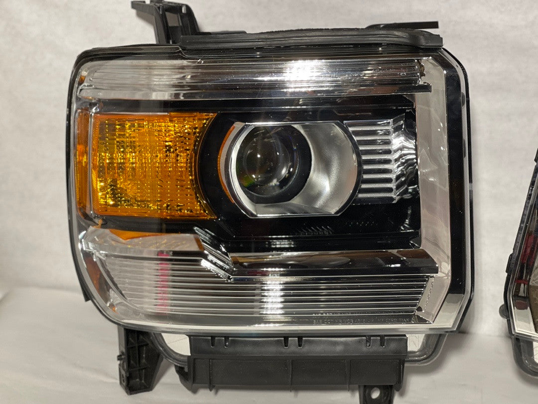 OB HL-OH-GMCS14-CH-AM 14-15 sierra 1500 15- 17 2500HD/3500HD GMC Sierra Chrome Housing Amber Side Projector Headlights Replacement