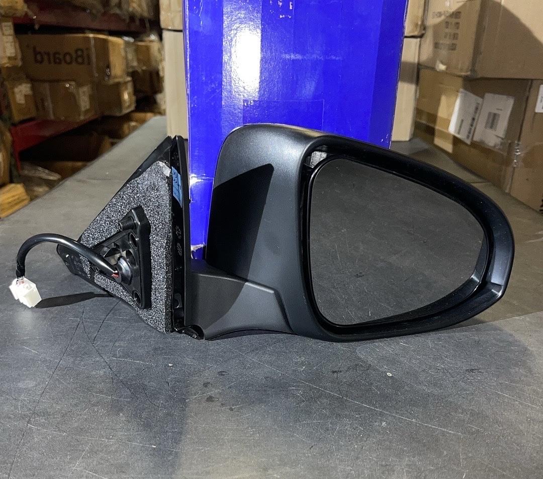 Toyota Camry Driver Side Power / Heat Mirror for 2015 to 2017