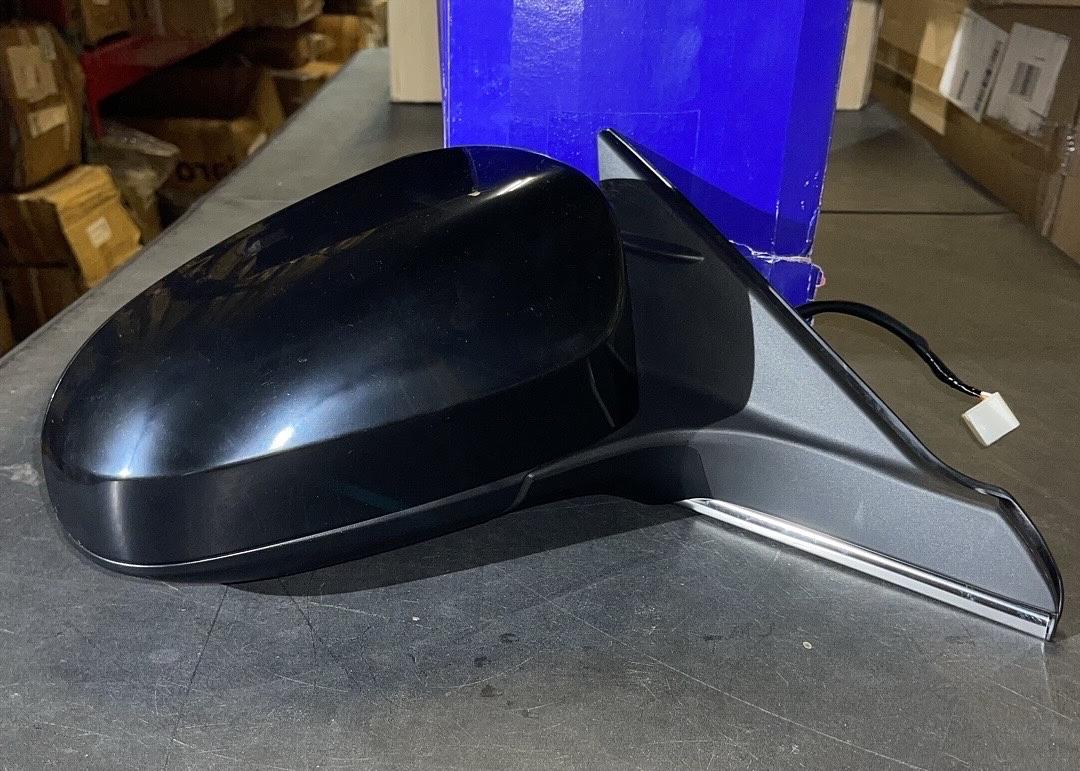 Toyota Camry Driver Side Power / Heat Mirror for 2015 to 2017