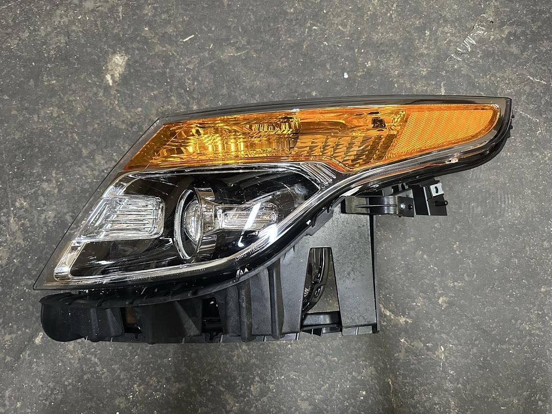 Black Amber Factory Style Driver Side Projector Headlight Lamp Replacement For 11-15 Explorer