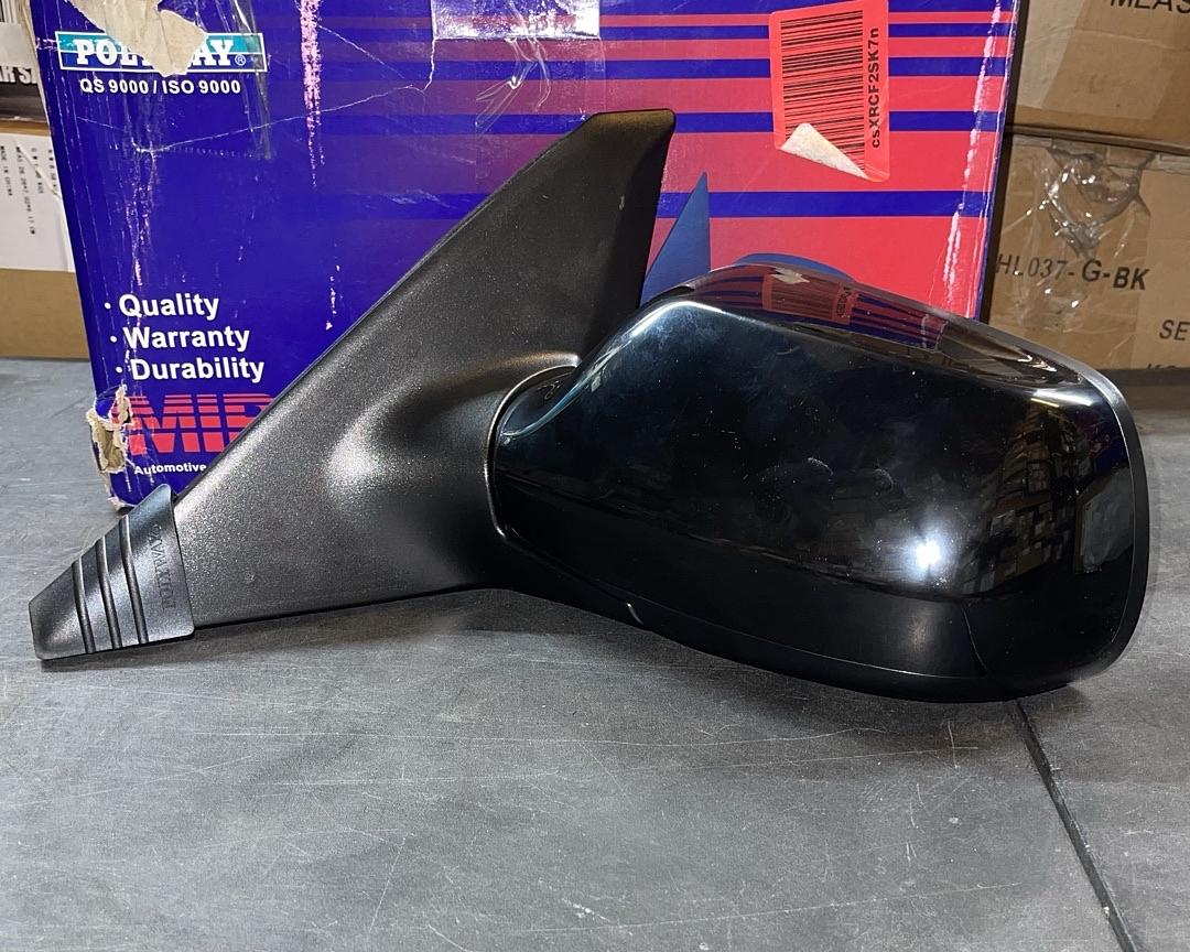 . 2004 to 2009 Mazda 3 Driver Side Manual Mirror