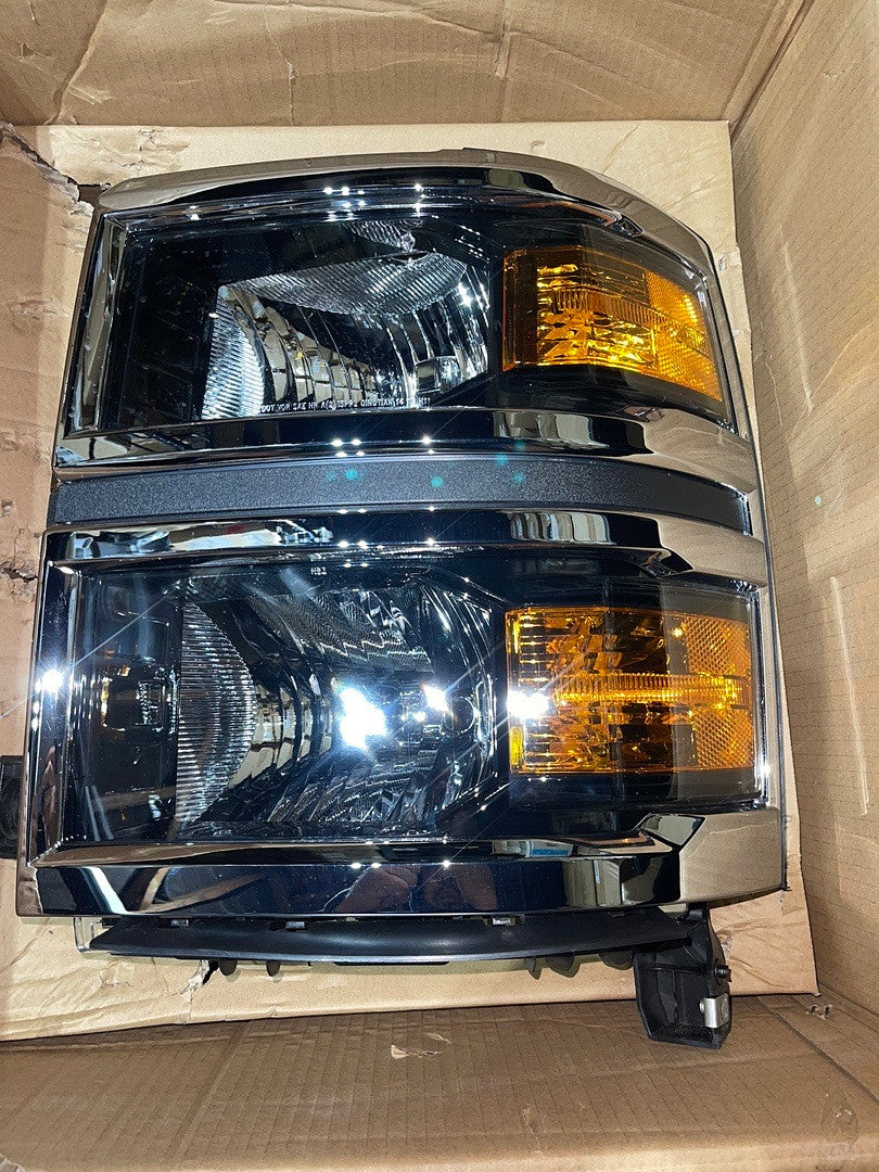 Chevy Silverado Left Headlight for 2014 to 2015