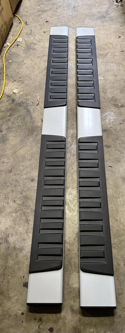 2007 to 2018 Chevrolet Silverado GMC Sierra Crew Cabs Running boards Estribos Side step 6 inches