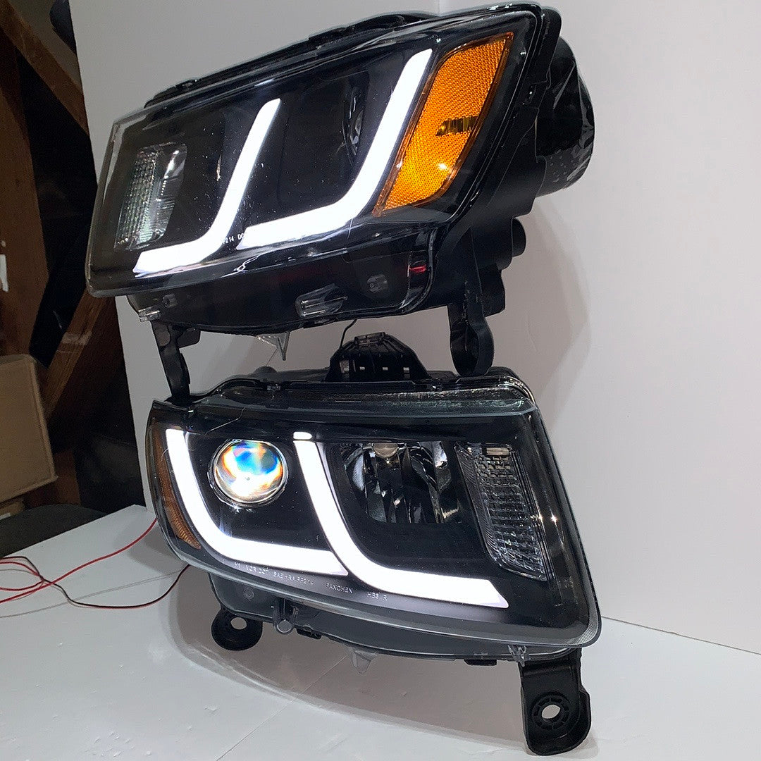 Hl-hpl-jgc14-bk-am. Jeep Grand Cherokee Black Housing LED Projector Headlights for 2014 to 2016.