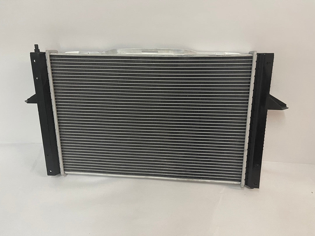 99-04 to Volvo C70/S70/V70 2.3L/2.4L AT OE Style 2424 Aluminum Core Radiator